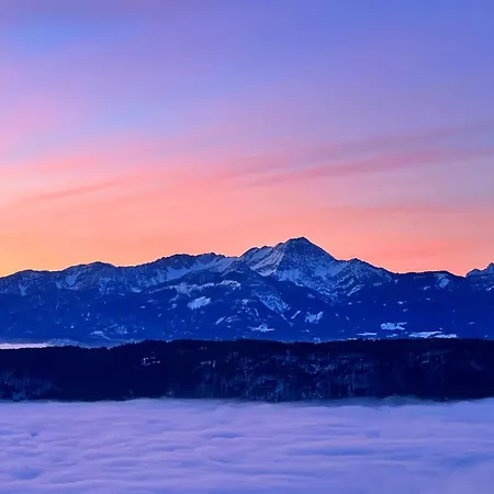 Freistehendes Mit Blick Auf Den By Interhome Casa vacanze Bodensdorf