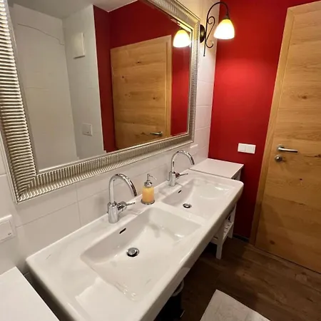 Freistehendes Mit Blick Auf Den By Interhome * Bodensdorf